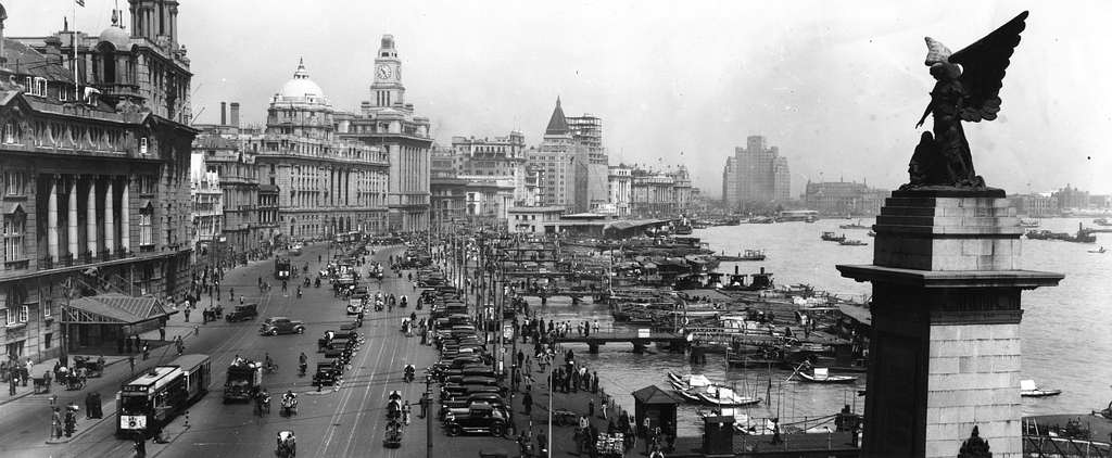 Shanghai Bund in 1930.